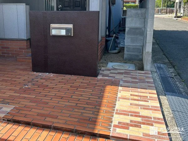 温かみのあるレンガのアプローチを補修し歩きやすく整えた工事