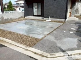 土間コンクリートと砂利を組合わせた使いやすい駐車スペース工事