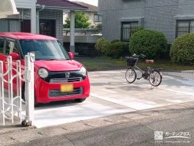 ブロック塀を撤去して開放的な駐車スペースへリフォームした工事