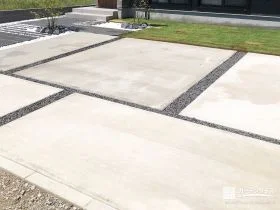 遊び心あるスリットで魅せるスタイリッシュな駐車スペース[施工後]