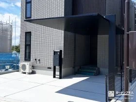 ブラックが引き締める、モダンで上品なファサード[施工後]