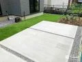 遊んで、くつろいで。天然芝がつなぐ家族の庭時間