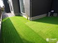 人工芝とテラスでBBQも楽しめるお庭