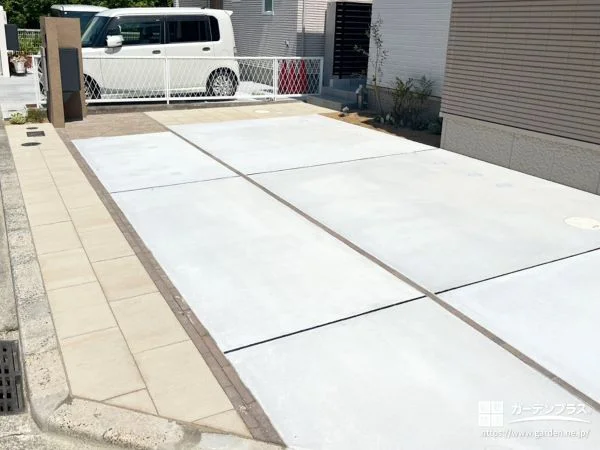 2種類のインターロッキングであしらうおしゃれな駐車スペース