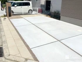 ２種類のインターロッキングであしらうおしゃれな駐車スペース[施工後]