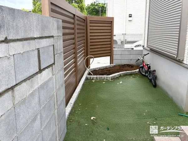 やわらかな曲線が生む、ナチュラルな花壇デザイン