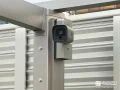 カーポートに設置した防犯カメラ
