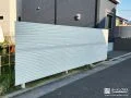 明るい印象でプライバシーを守るフェンス設置工事