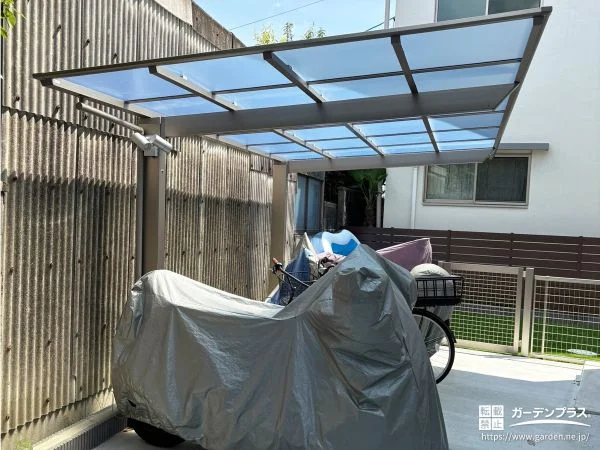 No.27018 自転車やバイクも雨風から守るスタイリッシュなカーポート工事[施工後]