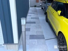 グレーのコントラストが映える上質なインターロッキングアプローチ[施工後]