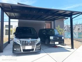 使いやすさと美しさを兼ね備えたカーポート付き駐車スペース[施工後]