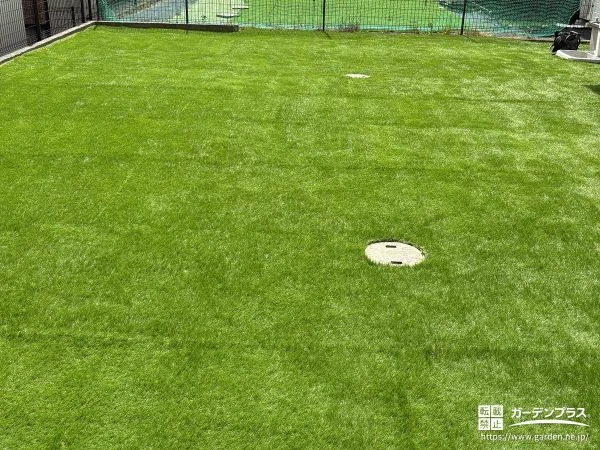 鮮やかな緑の人工芝でお手入れいらずのお庭にリフォームした工事