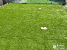 鮮やかな緑の人工芝でお手入れいらずのお庭にリフォームした工事