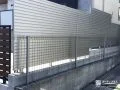 風通しを叶えるルーバーデザインのスタイリッシュな目隠しフェンス