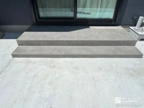 タイルデッキでリビングとお庭の動線をスムーズに繋いだ工事