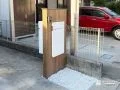 見た目も使いやすさにもこだわった木目調の機能門柱