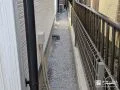 雑草対策も万全な、すっきりとした犬走り