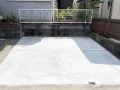 駐車スペースをスムーズにお車を出し入れできる空間に整えた工事