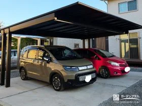 後方支持カーポートでスマートに魅せる新築外構