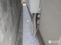 雑草の生えにくい犬走り