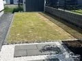 緑が映える、開放感のある天然芝の主庭