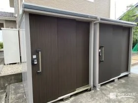 シックなブラウンの扉が美しい物置[施工後]