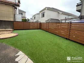 木目調目隠しフェンスやスタイリッシュなストックヤード設置工事