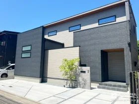 シンプルの中に個性が光る。上質に暮らしを彩る外構デザイン