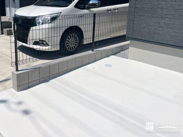 境界を守る通気性の良いメッシュフェンス