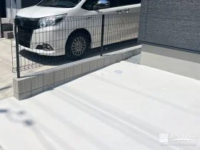 境界を守る通気性の良いメッシュフェンス