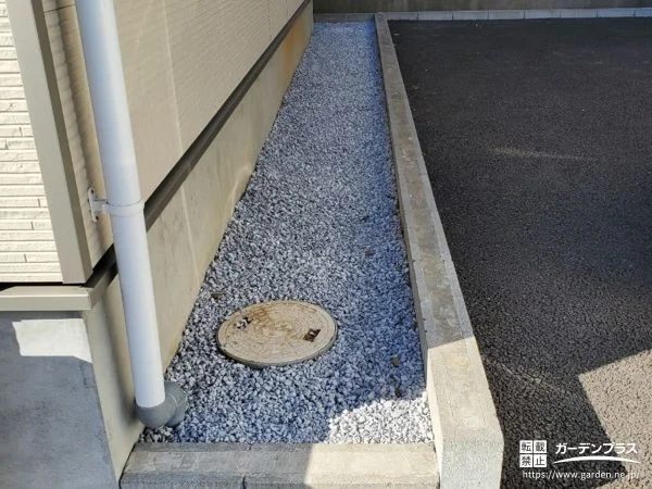 お住まいの周りをすっきり整えた防草シートと砂利の敷設工事