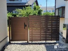 やさしく区切る、お庭へのアプローチ[施工後]