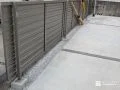 すっきりと統一感のあるシャイングレーの目隠しフェンス工事