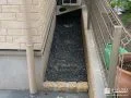 ピンコロ石で可愛らしく雑草の流出を防止