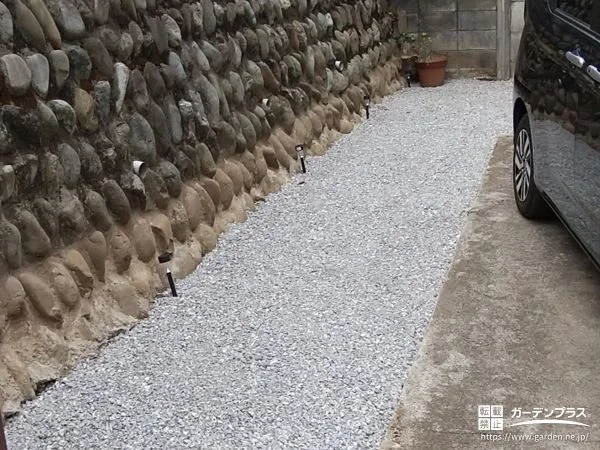 植栽スペースを撤去し砂利を敷設してローメンテナンス化した工事