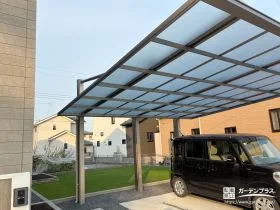 後方支持カーポートで動線すっきり。暮らしやすさを高める外構工事