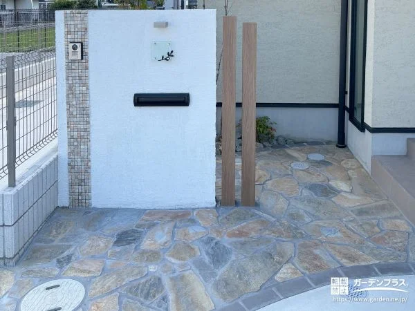 曲線がやさしく導く、ナチュラルモダンなアプローチ