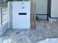 曲線がやさしく導く、ナチュラルモダンなアプローチ