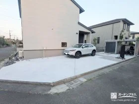 すっきりと暮らしやすく。広々駐車スペースのある外構[施工後]