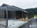 黒の外壁に呼応する、洗練されたシンプルモダン外構