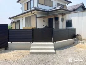 プライバシーを守るセミクローズ外構[施工後]