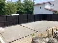 人工芝をDIYできるよう整地したプライベートガーデン