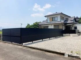 プライバシーと安心感を高めたセミクローズ外構リフォーム