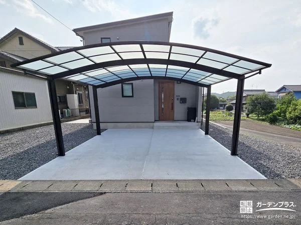 スポーツができるアスファルトの庭が嬉しい新築外構