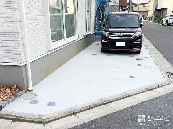 敷地形状を活かした、スマートな駐車スペース