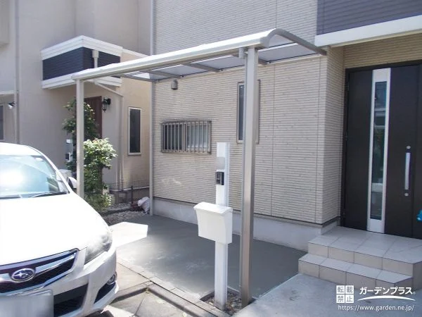 駐車スペースから玄関まで濡れずに移動できるテラス屋根工事