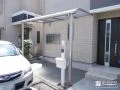 駐車スペースから玄関まで濡れずに移動できるテラス屋根工事
