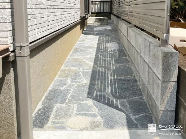 勝手口まわりの石張り仕上げ