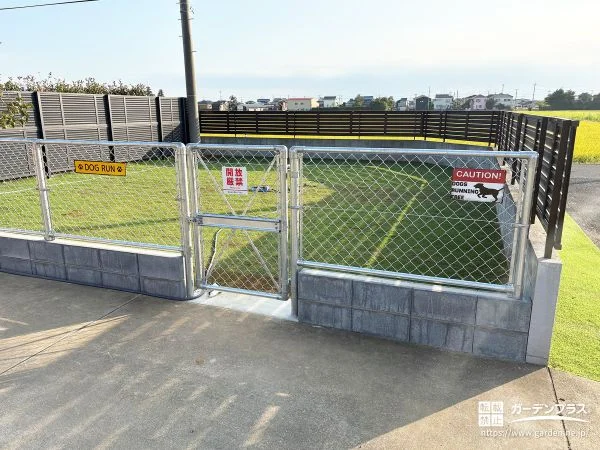 アメリカンフェンスでおしゃれなドッグランへの外構リフォーム工事