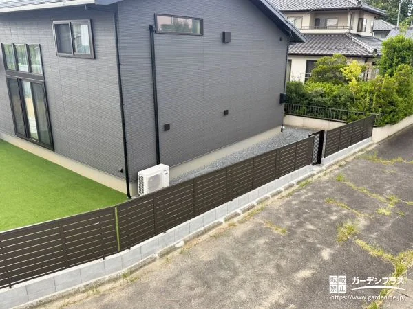 生活動線の幅が広がる通用門扉付きの建物裏